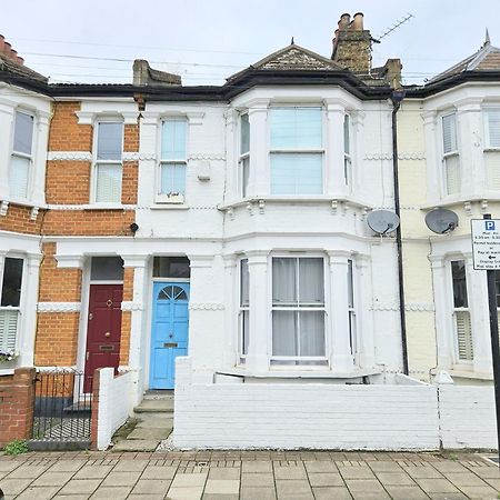 Two Bedroom Flat With Private Patio In Battersea London Eksteriør bilde