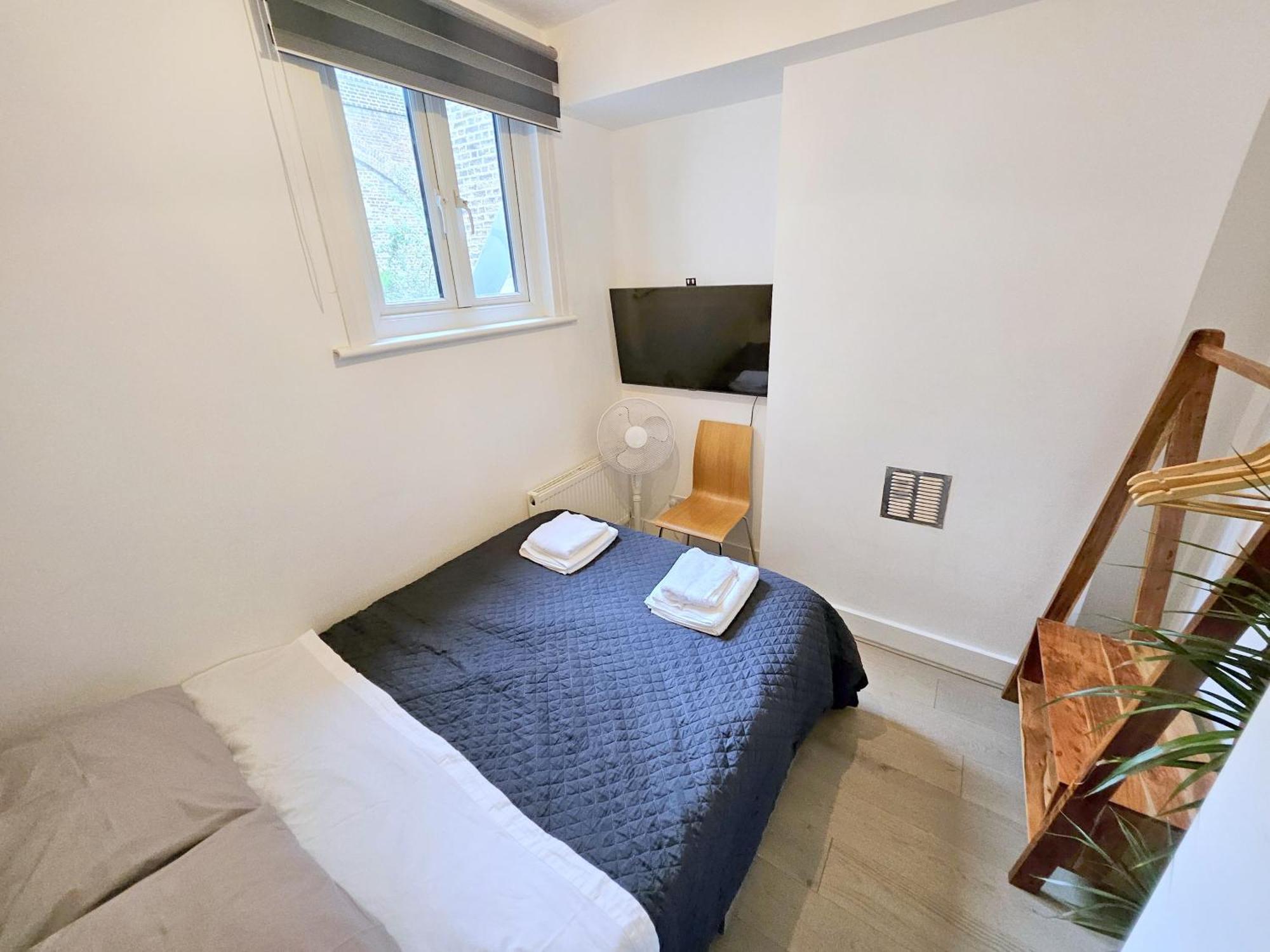 Two Bedroom Flat With Private Patio In Battersea London Eksteriør bilde